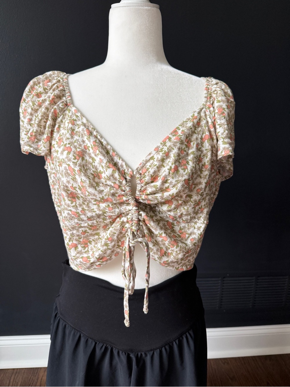 American Eagle Outfitters Cream Crop Top with Coral Floral Print
